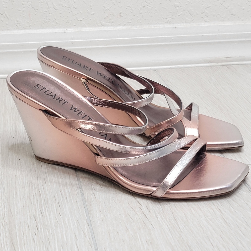 STUART WEITZMAN Women’s Strapeze 85 Wedge Sandals In Metallic Gold 8.